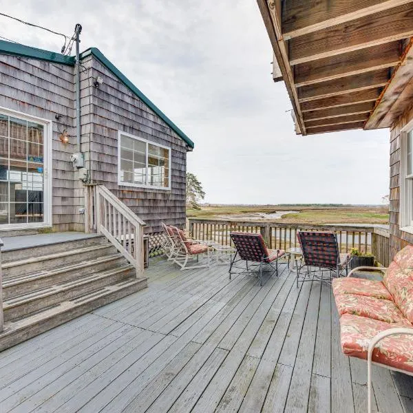 Peaceful Wells Retreat with Deck and Water Views, hotel in Wells