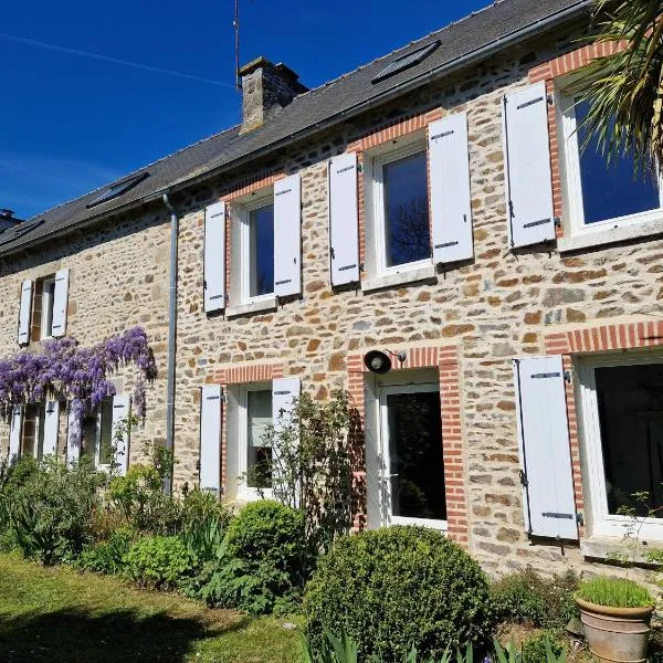 La Maison des Soeurs - Maison de charme du 18 ème siècle - Logement entier، فندق في Trégomeur