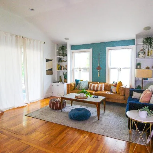 Luxurious Bohemian Bungalow in Lincolnville - Mins from Downtown!، فندق في سانت أوغيستين