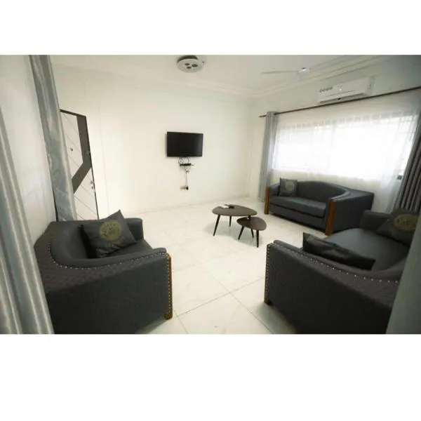 DAA DINGBE SUITES - Luxury Two Bedroom Apartments, hotell i Tamale