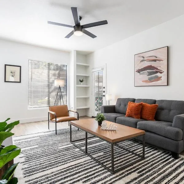 2BR CozySuites at Kierland Commons with pool #04, hotel di Scottsdale