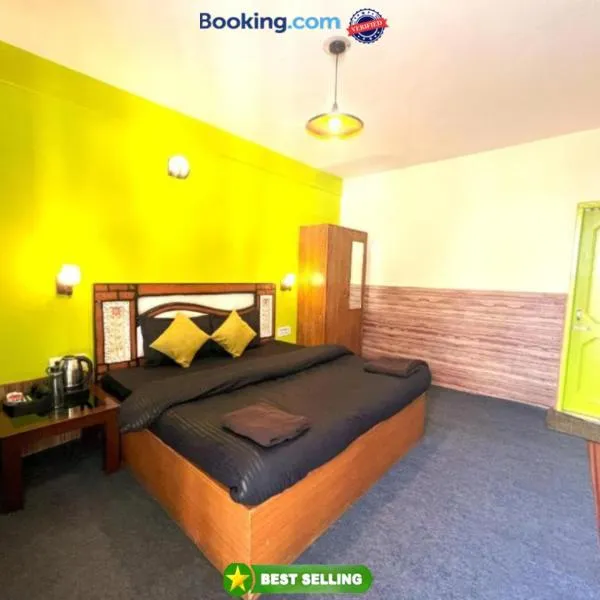Hotel Trippy Turtle Manali - Luxury Deluxe Room - View Mountain Castle: Chhika şehrinde bir otel