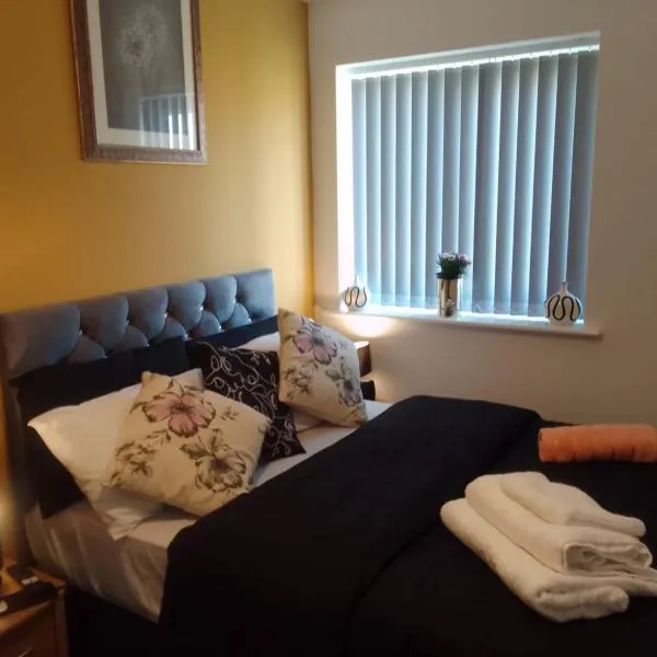 Luxury City Apartment with 4 Bedrooms, hotell i Walsall