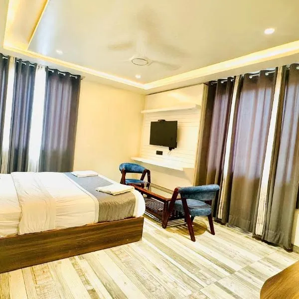 Raksha Suites & Banquet Greater Noida: Greater Noida şehrinde bir otel
