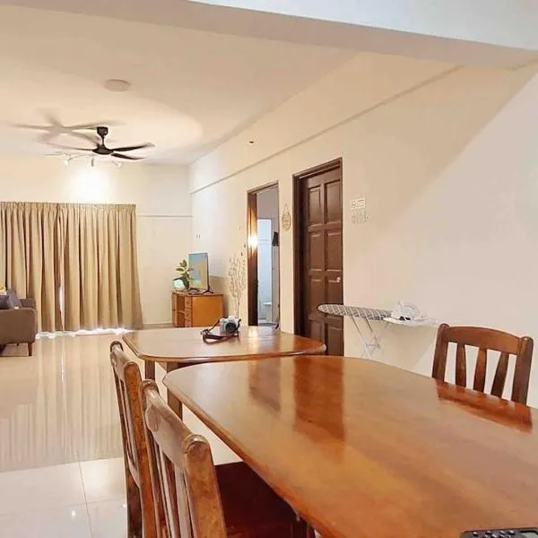 Serdang Greenseeds Homestay 9-10pax MIECC, hotel in Seri Kembangan