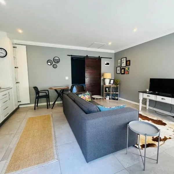 Robyns Nest Self Catering Cottage No1, hotel in Kloof