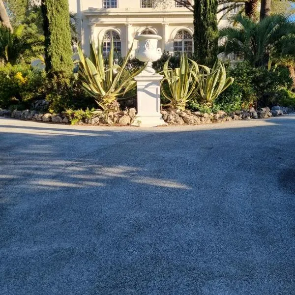 Villa Primerose Guest House, hotel v destinaci Saint-Raphaël