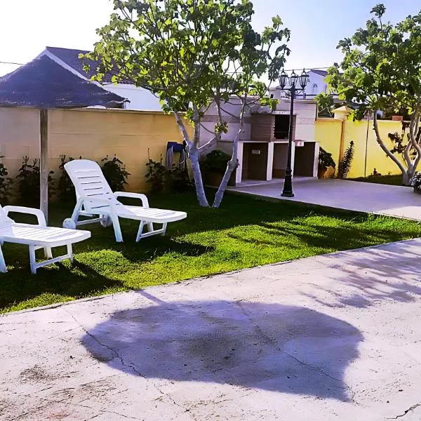 Loft con barbacoa y jardín privado, solo familias y parejas, hotel v destinaci Conil de la Frontera