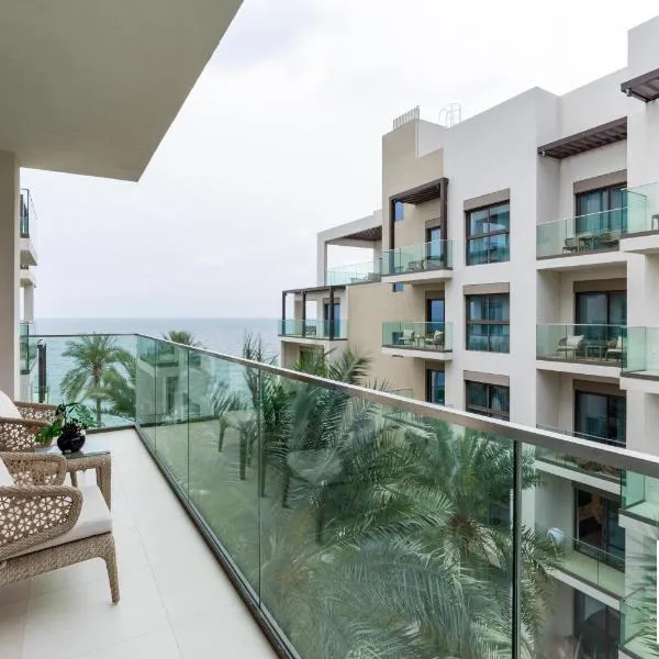Capital Stay- Private Two Bed Apartment - The Address Beach Resort Residences Fujairah, hotel v destinaci Fudžajra
