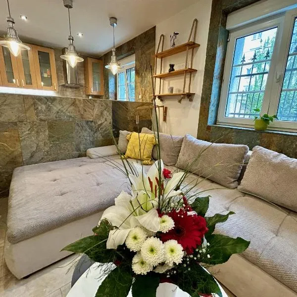 MILET style and spacy 2 room apartment with AC in Bratislava Nivy, hotel in Nivy