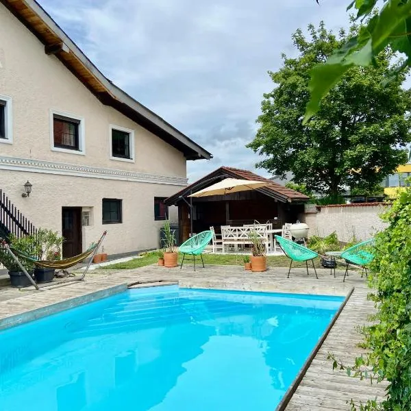 Bäckerhaus - Wohnung mit Pool und Garten, hotel v destinaci Gmunden
