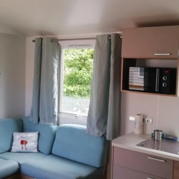 Camping des Pierres Debout – hotel w mieście Névez