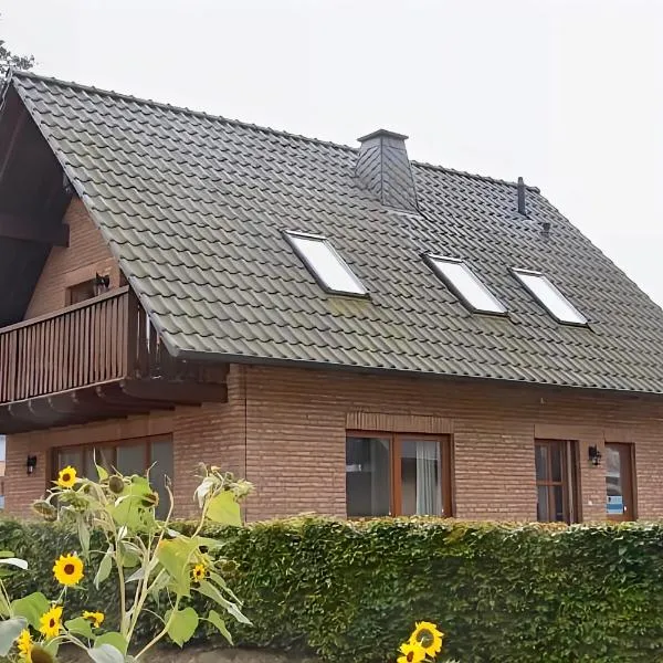 Seeurlaub Müritz - Haus Müritzblick, Haustiere willkommen, nur 200 m zum See, hotel v destinácii Röbel