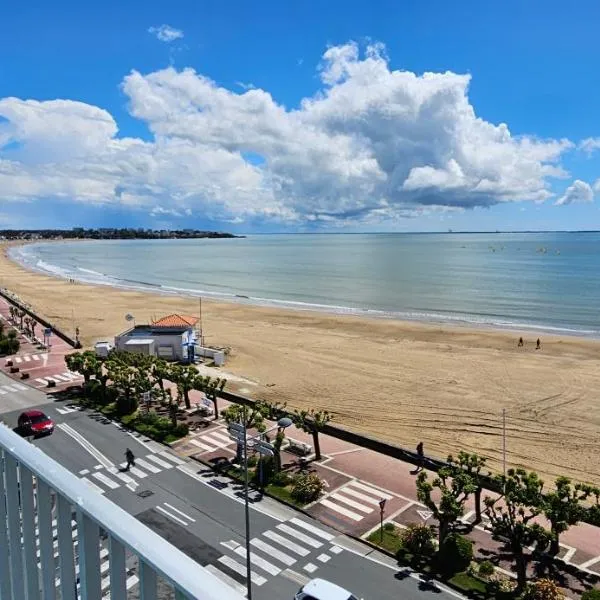 La Ligne Bleue – hotel w mieście Royan