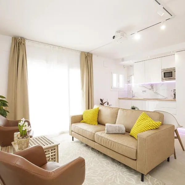 Apartamento de tres habitaciones en Girona, hotel in Girona