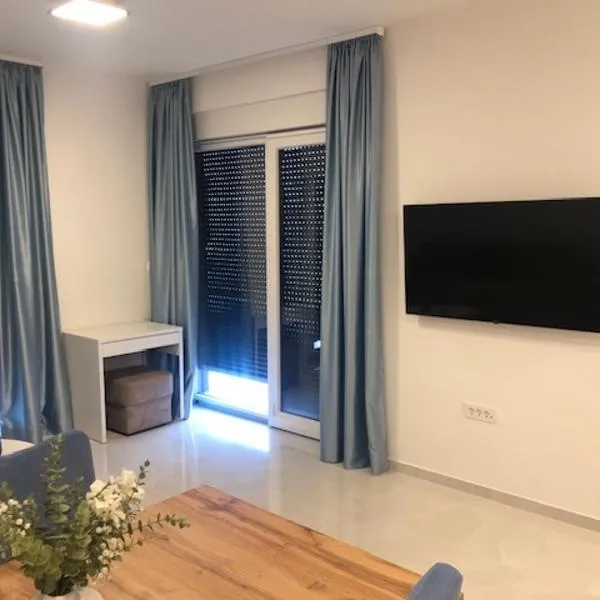 Urania Apartments, מלון בבניולה