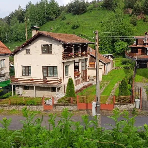 Самостоятелна къща за гости Рилски кът Маджаре, hotel v destinaci Madzhare
