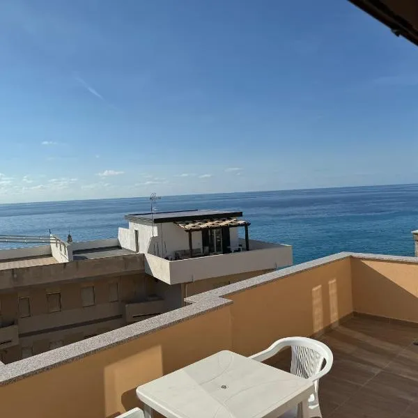 Topazio Rooms & Apartment Tropea, hotel in Tropea