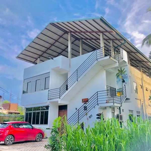 Ceylon Lodge - Airport Transit Hostel, hotel v Negombu