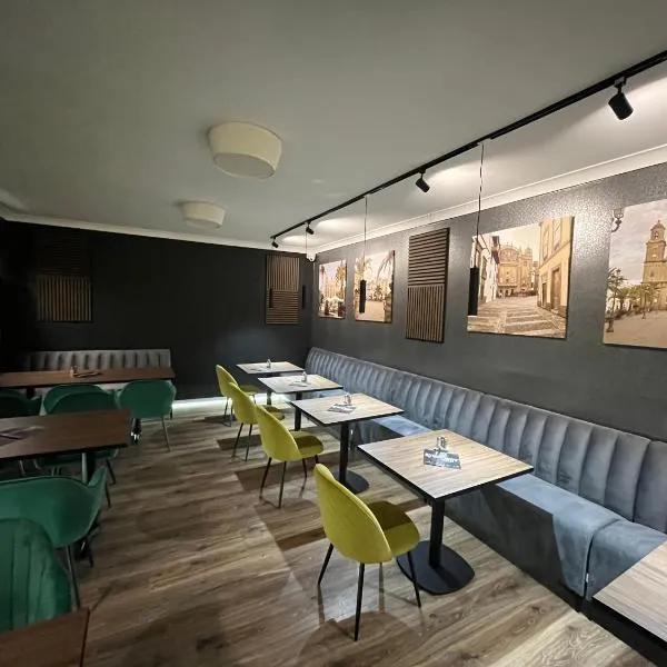 LAS PALMAS ROOMS, hotel ve Štúrově