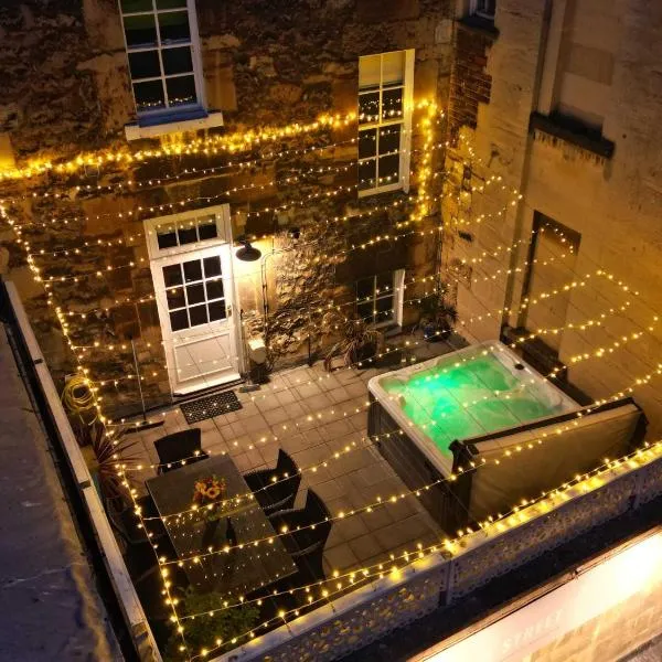 Dream Stays Bath - Trim Street Townhouse with Hot tub, hotel v destinaci Bath