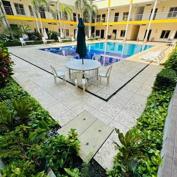 Hotel California Pacific Palm, hotel v destinaci Escuintla