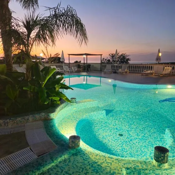Graceland rooms and suites, hotel v destinaci Capo Vaticano