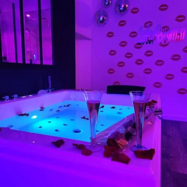 Colorroom31 - Nuit insolite - Spa - Tantra - Love room, hotel en Rouffiac-Tolosan