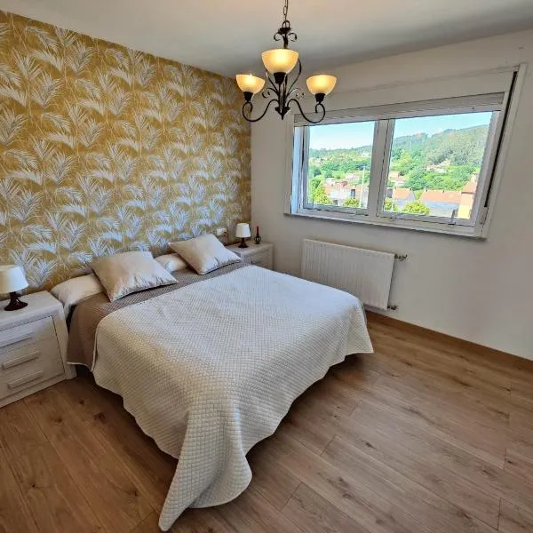 Chalet con WIFI , PS4 , garaje, 5 dormitorios, 3 baños, Santiago de Compostela, hotel em Santiago de Compostela