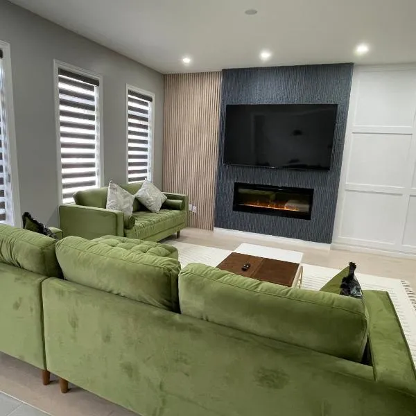 Fully Detached 4 Bedroom House in Kitchener, hotel v destinaci Kitchener