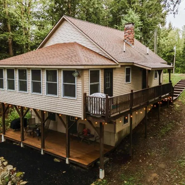 Waterfront Sebec Lake Home with Yard and Fire Pit, hotel v destinaci Dover-Foxcroft