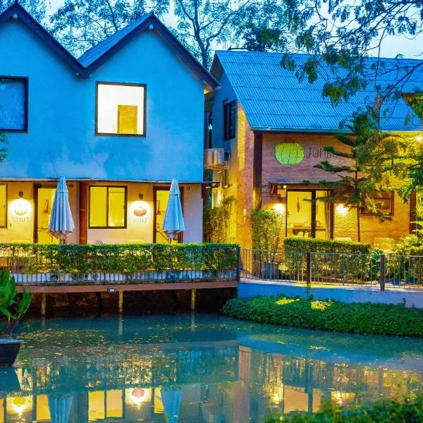 Pumpkin Art Town พัมคิน อาร์ต ทาวน์, hotel v destinaci Pathum Thani