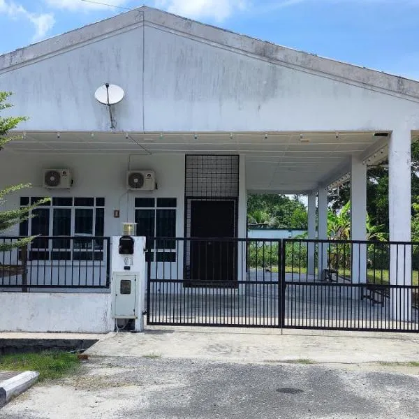 Farwis Homestay, hotel v destinaci Mukah