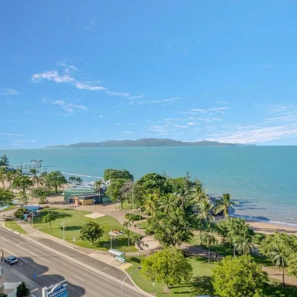 Studio 908 - Panoramic Ocean Views On The Strand, khách sạn ở North Ward