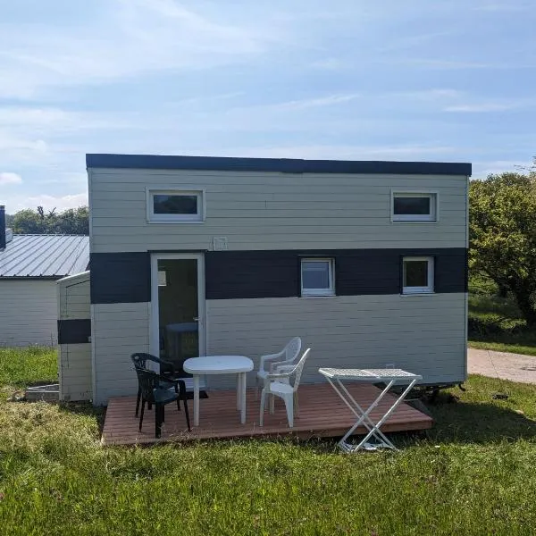 Tiny House proche de la plage sans draps ni serviettes, hotel v destinaci Plévenon
