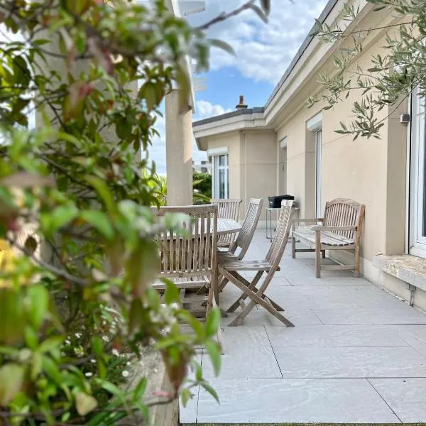 Viesnīca L'Isly, Dernier étage en centre de Rennes avec terrasse de 50m2 pilsētā Renna