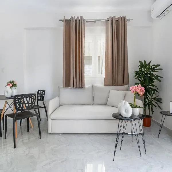 Miralis Apartments, hotel v destinaci Nikiana