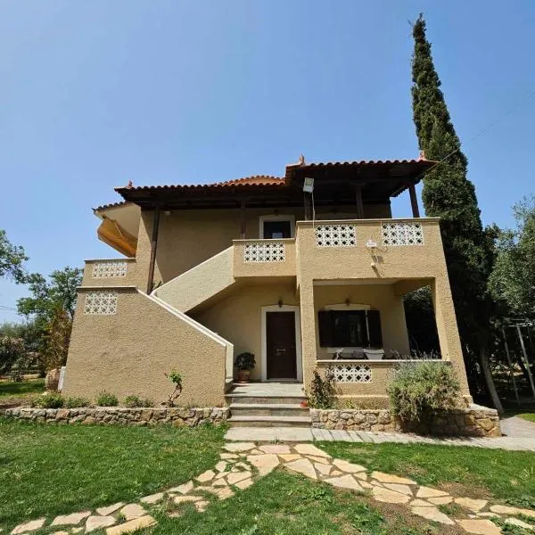 Orestis' Family House, hotel em Ermioni