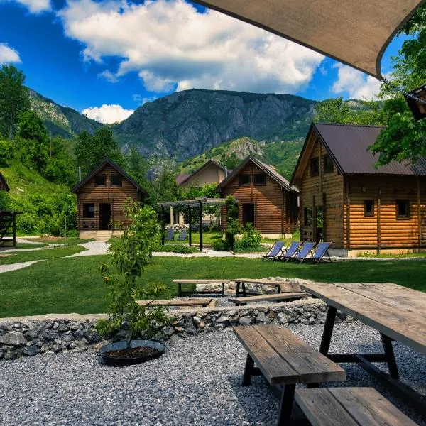 Camp Lipovo, hotel i Raško