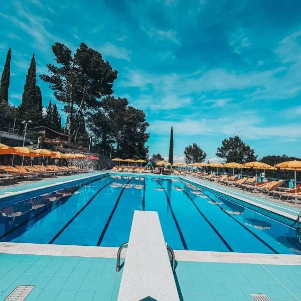 Camping C'era Una Volta, hotel v destinaci Villanova dʼAlbenga