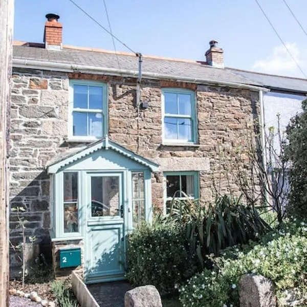 Charming Cottage near Beach!, hotel in Redruth