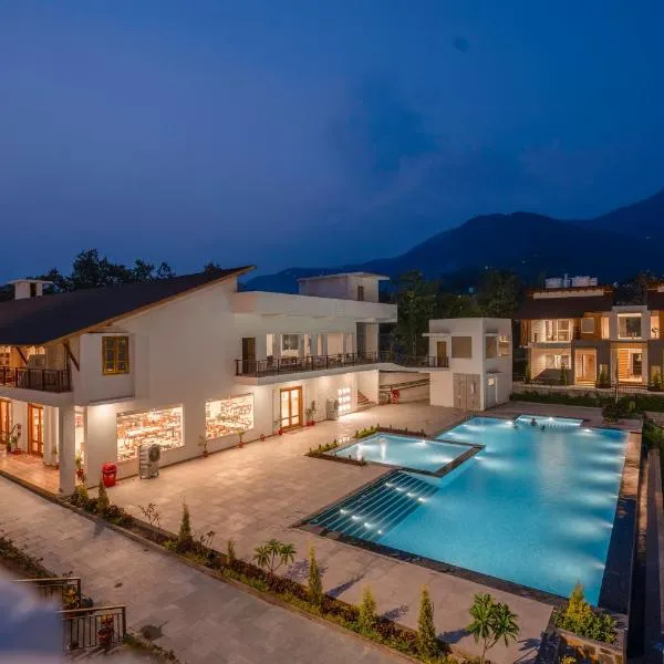 Evara Spa & Resort, hotel di Rāmnagar