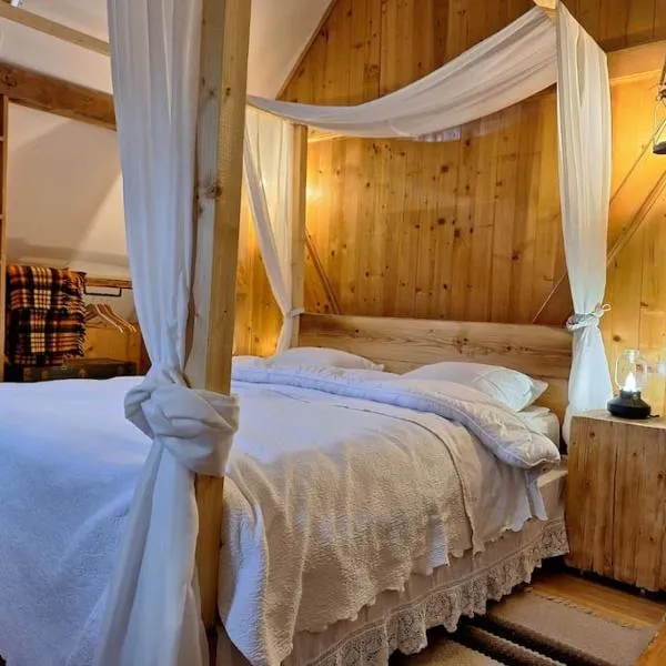 Căsuța cu Prispă, hotel v destinaci Sîncraiu