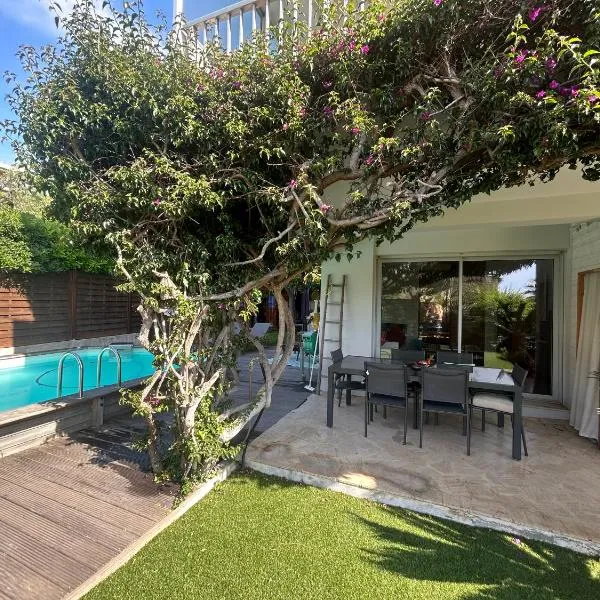 2 pièces à Antibes avec piscine, отель в Антибе