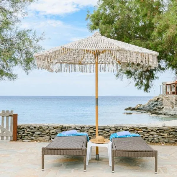 Beachfront bungalow in the area of Kampi, near Koundouros, hotel in Ioulida