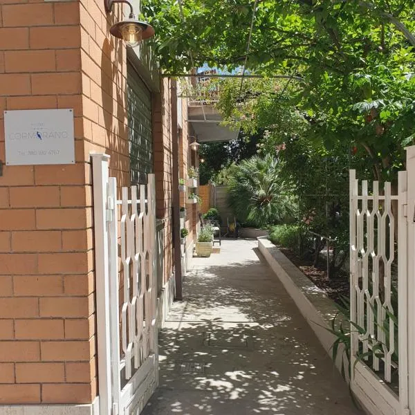 Hotel Cormorano, hotel Pedasóban