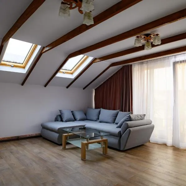 Luxury attic, hotel v destinaci Curtea de Argeş