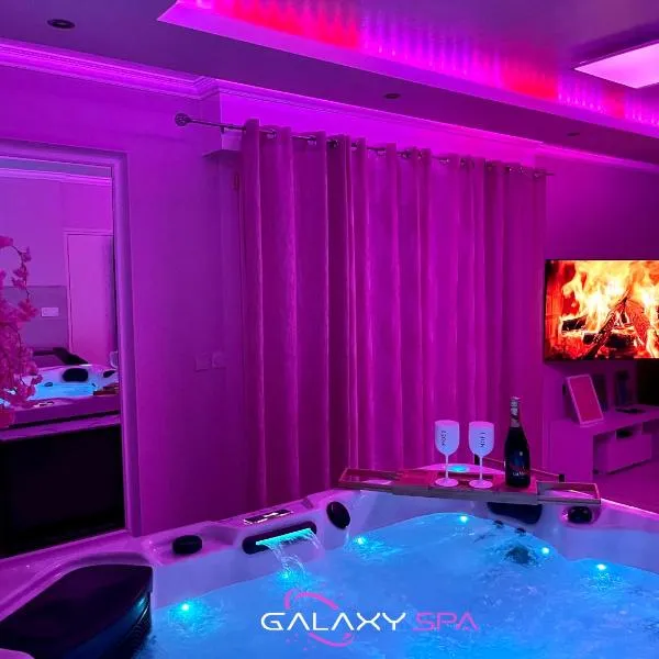 GALAXY SPA - Suite Venus Jacuzzi et Sauna Privatif، فندق في Champigneulles