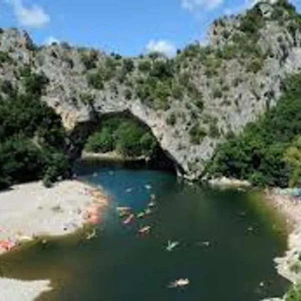 Studio idéal pour vos vacances, hotel v destinácii Saint Alban Auriolles