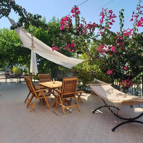 TheYellow House Fully Equipped 2BR apartment, hotel Pilaroú városában